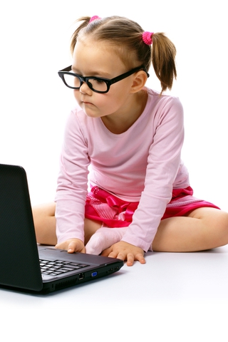 Otroci in internet - ElleJunior: Elle.si