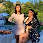 Kim Kardashian in Kylie Jenner predstavljata nov parfum (+ kje in kdaj ga lahko kupite)