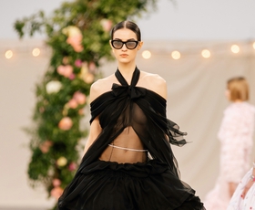 Oglejte si najlepše videze z modne revije Chanel Haute Couture