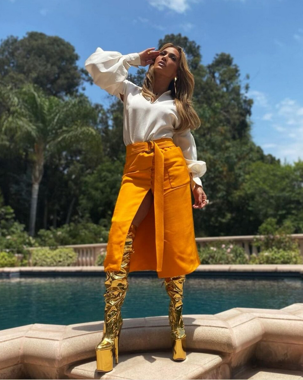 Trendni kos iz džinsa Jennifer Lopez je vse, kar boste želeli nositi to poletje - Foto: Profimedia