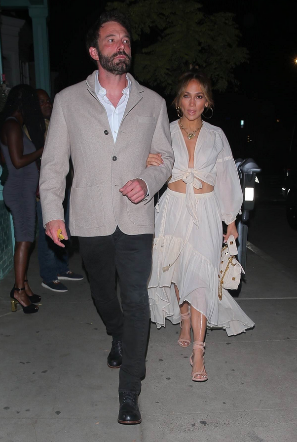 Jennifer Lopez in Ben Affleck sta se po nekaj dneh, preživetih narazen, spet srečala v New Yorku, saj jo je …