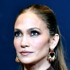 Jennifer Lopez nosila najbolj trendne kavbojke leta 2022