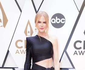 Nicole Kidman navdušila v najbolj izzivalni obleki z rdeče preproge